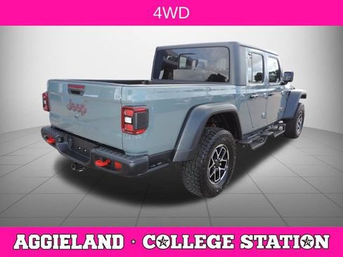 Used 2025 Jeep Gladiator Rubicon w/ Convenience Group AWD/4WD image 4