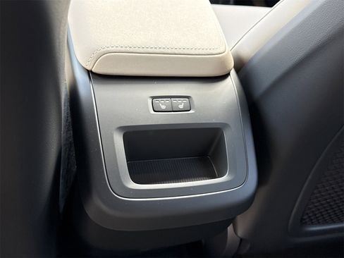 New 2026 Volvo XC60 B5 Plus w/ Protection Package Premier image 15