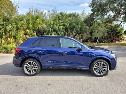 Used 2025 Audi Q3 2.0T Premium w/ Convenience Package image 3