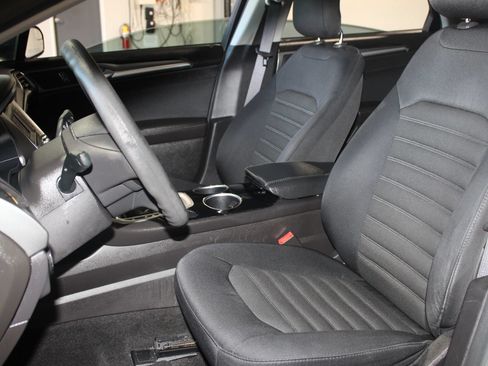 Used 2014 Ford Fusion SE FWD image 20