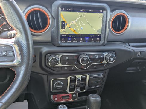 Used 2023 Jeep Gladiator Mojave w/ Trailer Tow Package AWD/4WD image 16