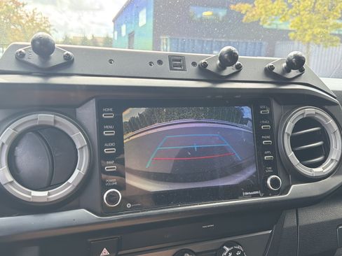 Used 2020 Toyota Tacoma TRD Off-Road AWD/4WD image 20