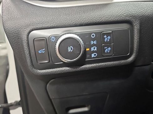 Used 2022 Ford Explorer XLT w/ Equipment Group 202A image 12