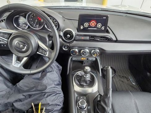 Used 2022 MAZDA MX-5 Miata RF Grand Touring w/ Appearance Package RWD image 4
