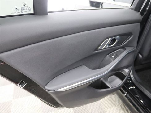 Used 2019 BMW 330i xDrive Sedan w/ Convenience Package AWD/4WD image 18