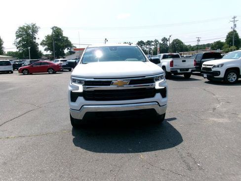 Used 2023 Chevrolet Silverado 1500 LT AWD/4WD image 3