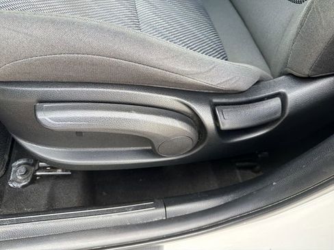 Used 2021 Kia Seltos LX image 14