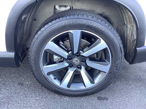 Used 2024 Honda Pilot Touring image 8