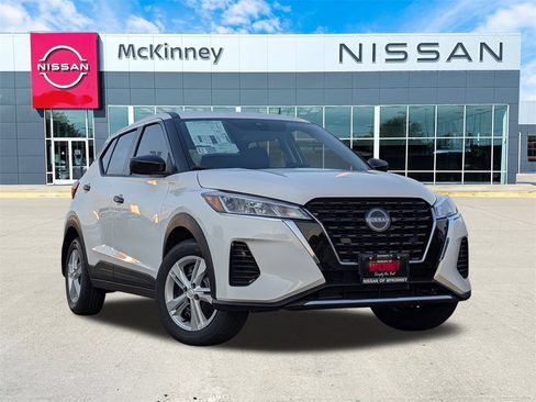 New 2025 Nissan Kicks Play S image 1