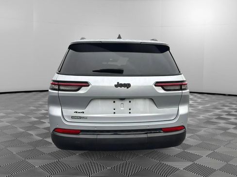 Used 2023 Jeep Grand Cherokee L Laredo image 8