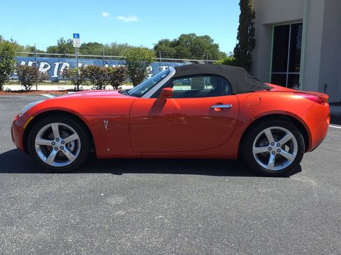 Used 2008 Pontiac Solstice Convertible w/ Premium Package image 9