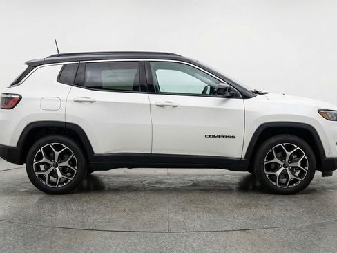 Used 2025 Jeep Compass Limited AWD/4WD image 11