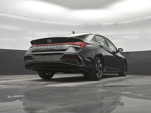 Used 2025 Hyundai Elantra SEL w/ Cargo Package FWD image 35