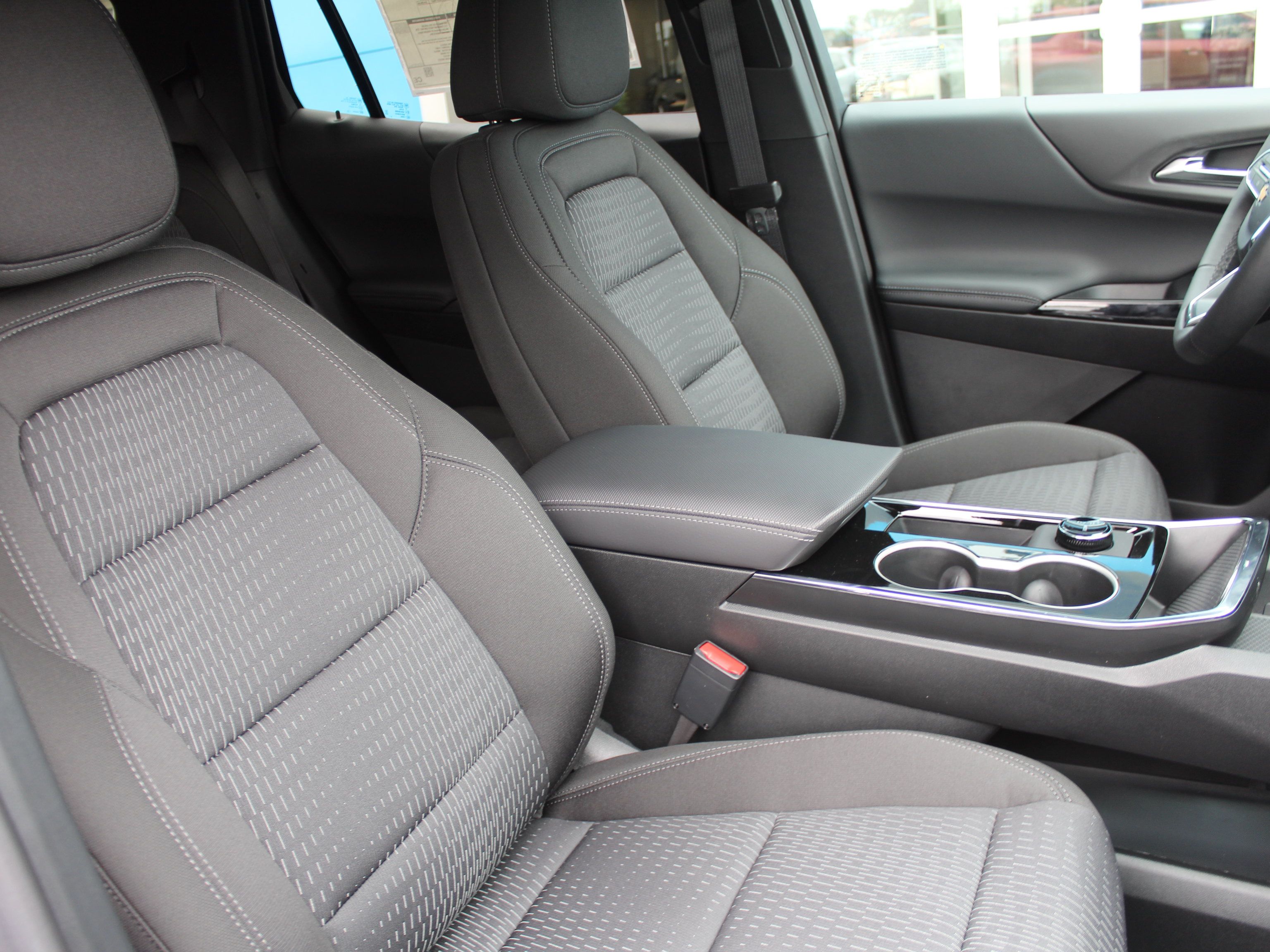 New 2027 Chevrolet Equinox LT AWD/4WD image 18