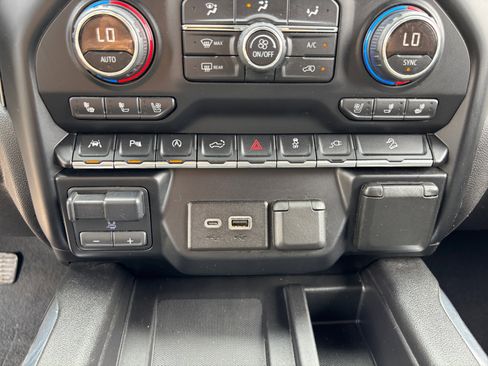 Used 2019 Chevrolet Silverado 1500 LTZ w/ LTZ Texas Edition image 29