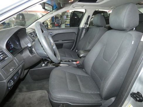 Used 2012 Ford Fusion SE image 9