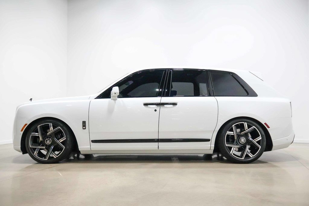 Used 2025 Rolls-Royce Cullinan Black Badge AWD/4WD image 26