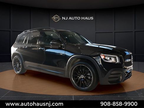 Used 2023 Mercedes-Benz GLB 250 4MATIC image 10