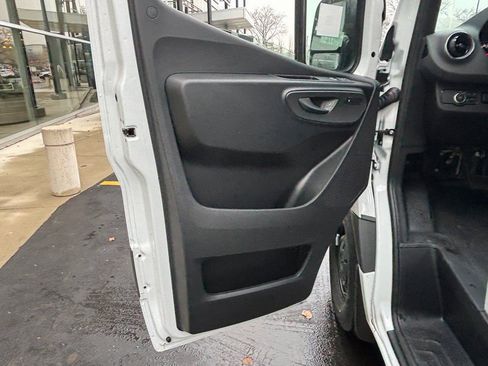 Used 2026 Mercedes-Benz Sprinter 2500 image 9