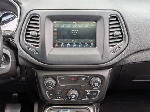 Used 2020 Jeep Compass Latitude w/ Popular Equipment Group FWD image 26