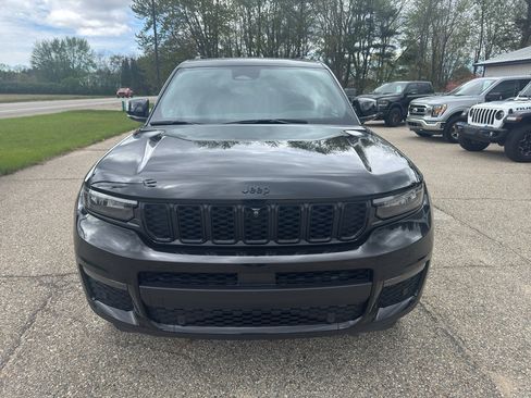Used 2024 Jeep Grand Cherokee L Limited w/ Luxury Tech Group II AWD/4WD image 2