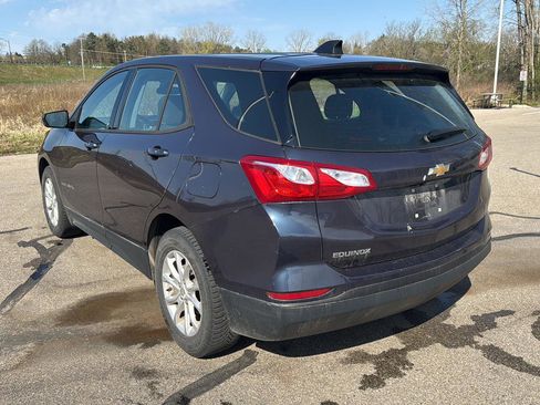 Used 2019 Chevrolet Equinox LS image 3