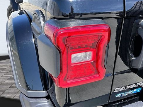 Used 2025 Jeep Wrangler Unlimited Sahara w/ Safety Group AWD/4WD image 34