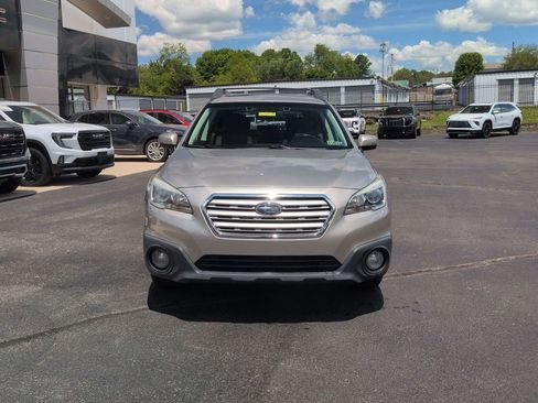 Used 2016 Subaru Outback 2.5i Premium AWD/4WD image 2