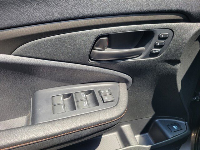 Used 2025 Honda Ridgeline TrailSport image 11