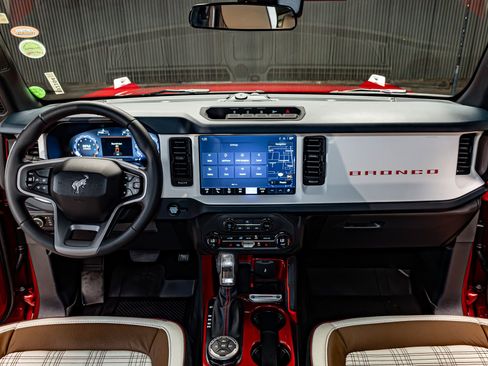 Used 2025 Ford Bronco Heritage Edition image 18