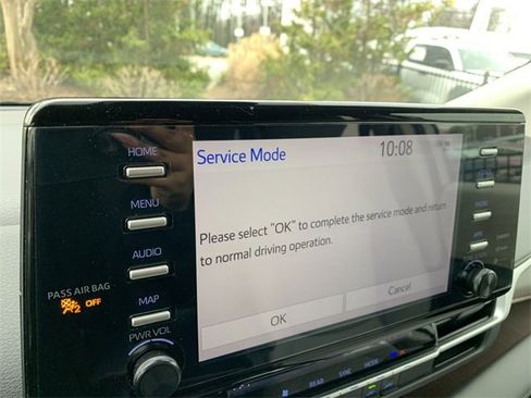 Used 2024 Toyota Sienna LE image 21