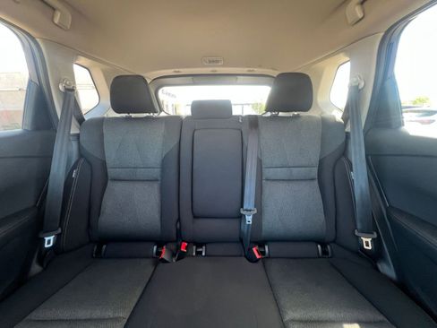 Used 2025 Nissan Rogue SV FWD image 39