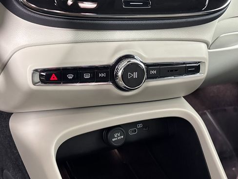 Used 2026 Volvo XC40 B5 Ultra image 20