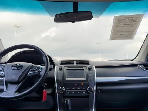 Used 2017 Toyota Camry LE image 24