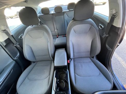 Used 2025 Kia K4 FWD image 36