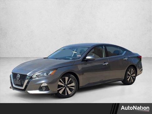 Used 2020 Nissan Altima 2.5 SL FWD image 1