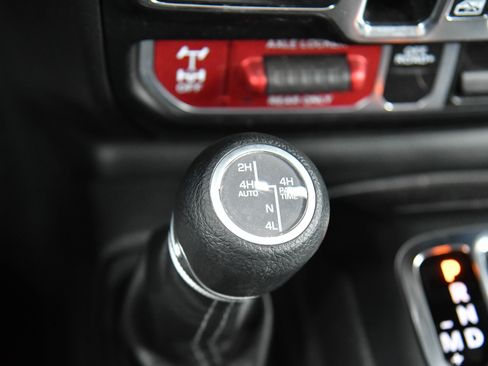 Used 2024 Jeep Wrangler Willys image 29