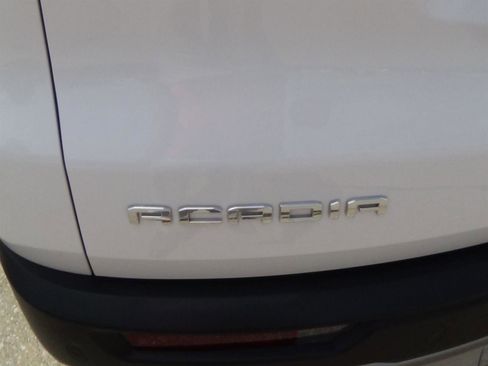 Used 2025 GMC Acadia Elevation FWD image 10