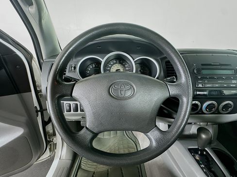 Used 2010 Toyota Tacoma 2WD Regular Cab image 17