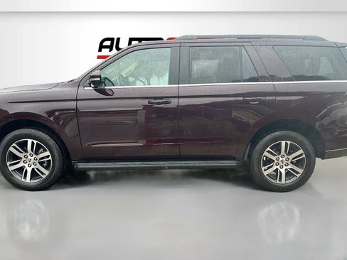 Used 2024 Ford Expedition XLT RWD image 4