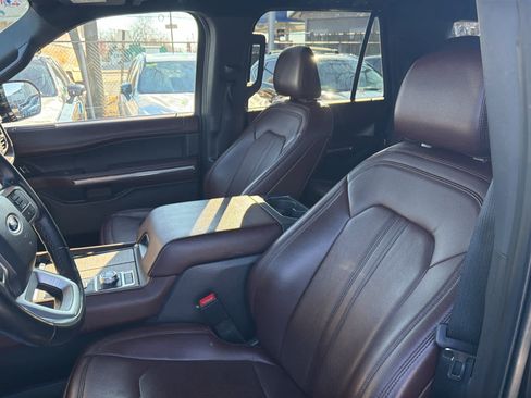 Used 2023 Ford Expedition Limited image 17