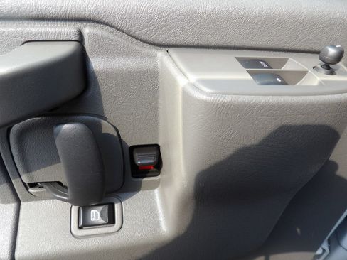 Used 2022 GMC Savana 2500 RWD image 15