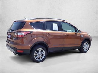 Used 2017 Ford Escape SE w/ Equipment Group 201A AWD/4WD video 4