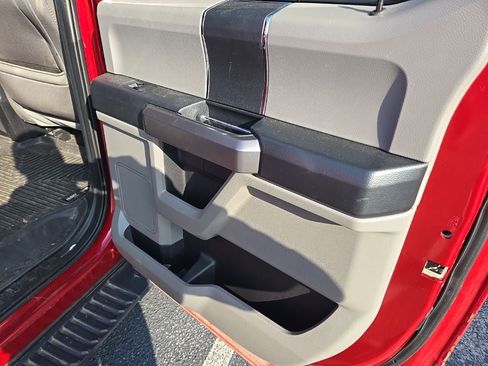 Used 2020 Ford F150 XLT image 8