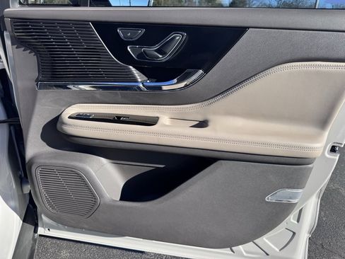 Used 2022 Lincoln Corsair Standard w/ Equipment Group 101A image 24