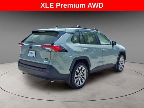 Used 2022 Toyota RAV4 XLE Premium AWD/4WD image 8