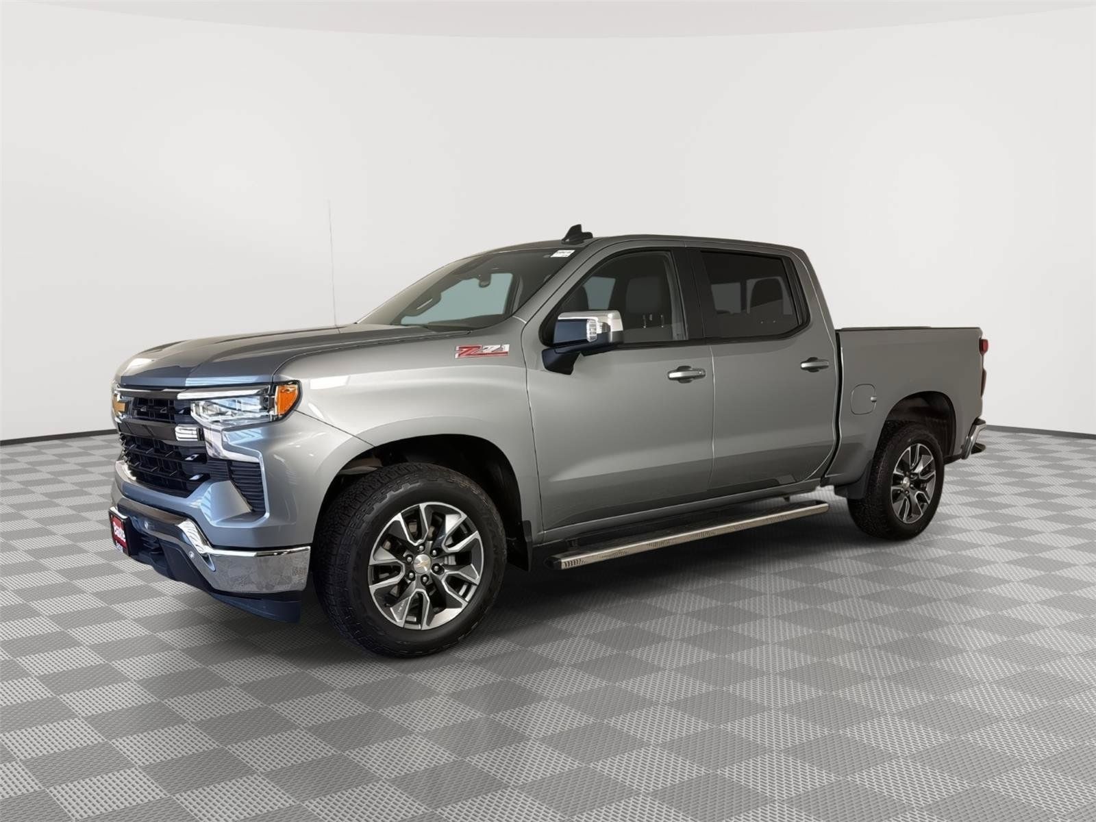 Used 2024 Chevrolet Silverado 1500 LT w/ Z71 Off-Road Package AWD/4WD image 3