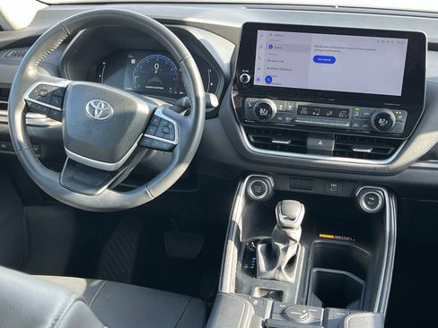 Used 2024 Toyota Grand Highlander XLE image 22