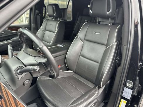 Used 2021 Cadillac Escalade Premium Luxury w/ Driver Assist Tech Package image 21