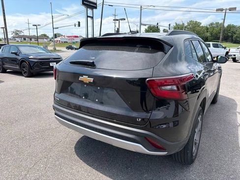 Used 2025 Chevrolet Trax LT FWD image 20